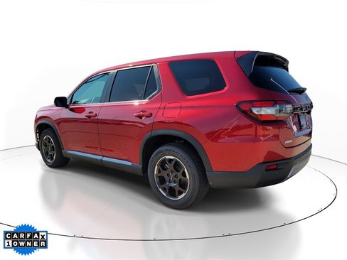 Used 2025 Honda Pilot EX-L image 3