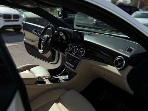 Used 2019 Mercedes-Benz CLA 250 image 32