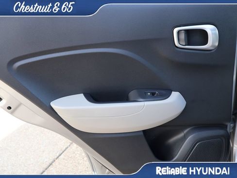 Certified 2025 Hyundai Venue SEL FWD image 16