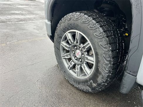 Used 2024 GMC Sierra 1500 AT4 w/ Technology Package image 34