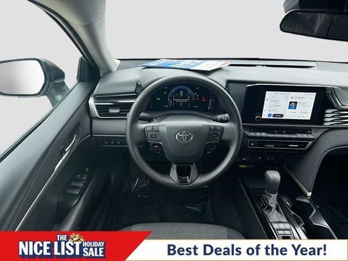 Used 2025 Toyota Camry LE image 21