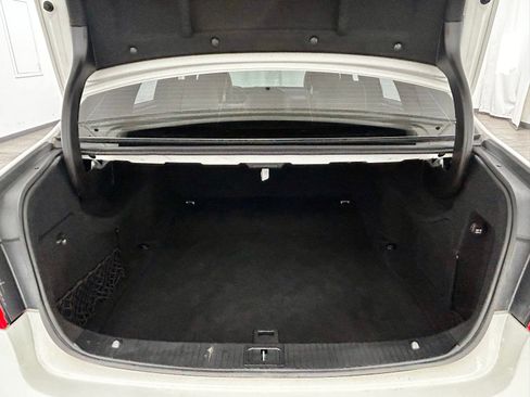 Used 2010 Mercedes-Benz E 350 4MATIC Sedan image 40