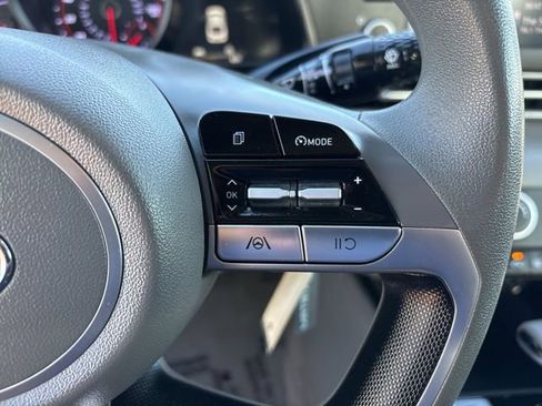 Used 2023 Hyundai Elantra SE FWD image 27