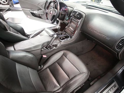 Used 2013 Chevrolet Corvette Coupe RWD image 19