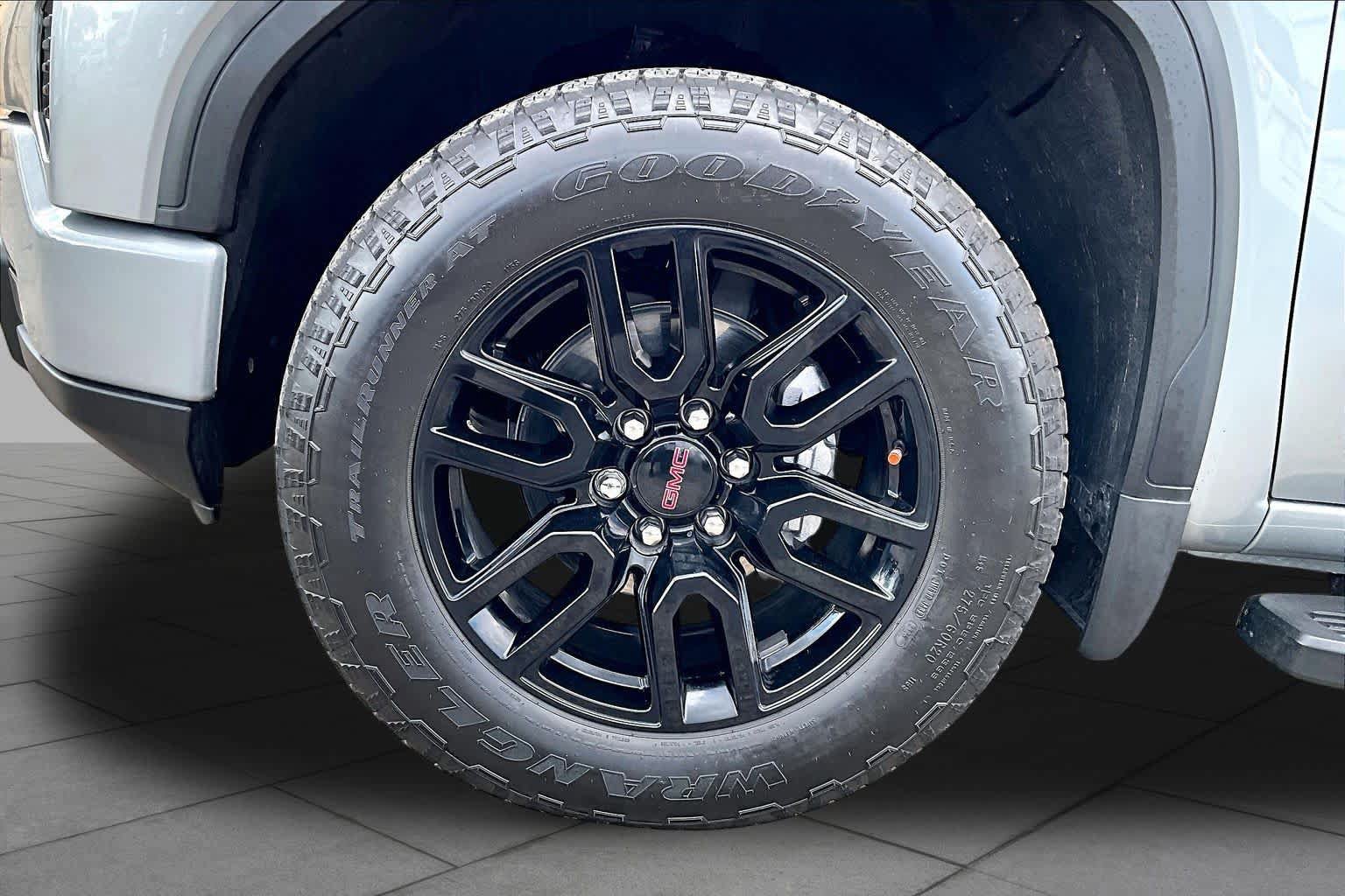 Used 2026 GMC Sierra 1500 Elevation w/ Elevation Premium Package AWD/4WD image 11