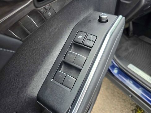 Used 2022 Toyota Highlander Limited image 29