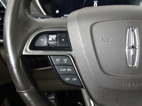 Used 2020 Lincoln Nautilus Reserve image 27