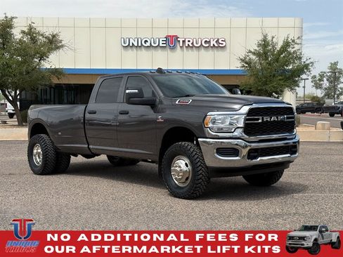 Used 2024 RAM 3500 Tradesman w/ Chrome Appearance Group AWD/4WD image 4