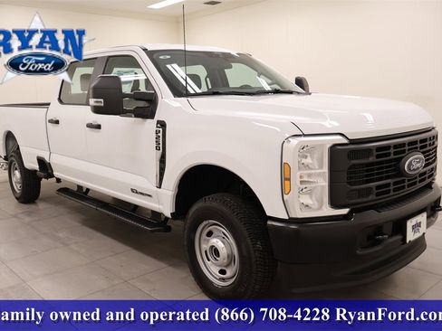 New 2025 Ford F250 XL w/ FX4 Off-Road Package image 2