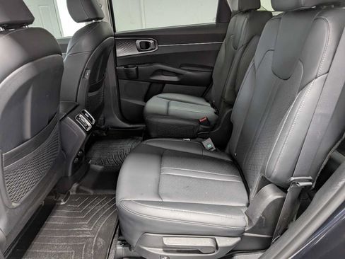 Certified 2023 Kia Sorento EX AWD/4WD image 21
