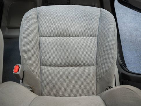 Used 2020 Toyota Sienna L image 28