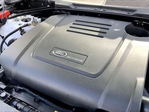 Used 2025 Land Rover Defender 110 S image 32