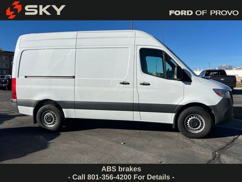 Used 2021 Mercedes-Benz Sprinter 144 Cargo image 6