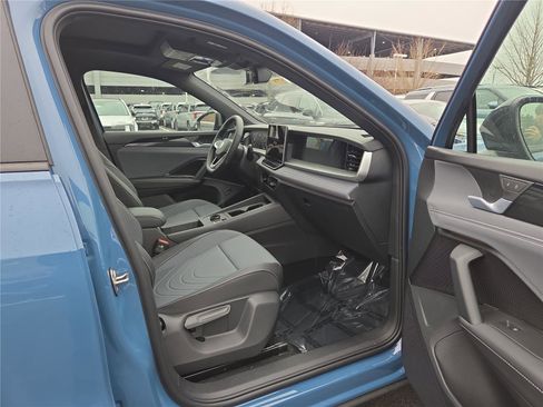 New 2026 Volkswagen Tiguan SE R-Line image 28