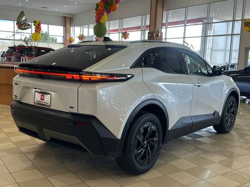 New 2026 Toyota C-HR AWD/4WD image 4