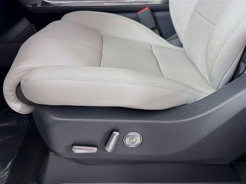 New 2026 Lincoln Navigator Reserve AWD/4WD image 21
