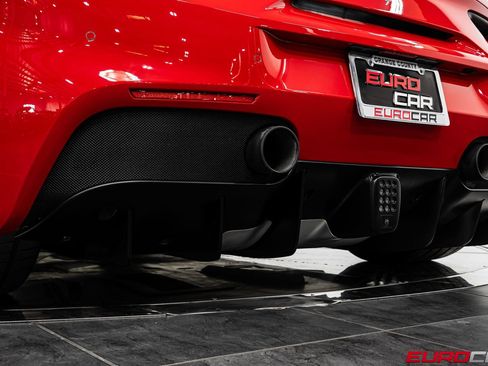 Used 2017 Ferrari 488 GTB RWD image 26