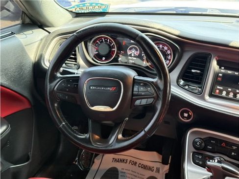 Used 2019 Dodge Challenger SXT image 31