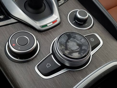 Used 2022 Alfa Romeo Giulia Ti image 30