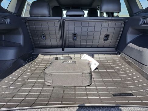 New 2026 Volkswagen Tiguan SE R-Line image 28