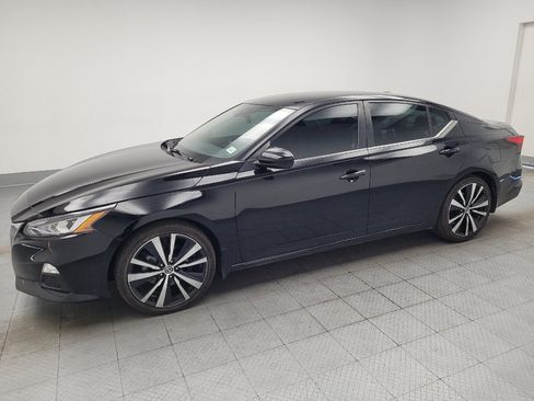 Used 2022 Nissan Altima 2.5 SR FWD image 2