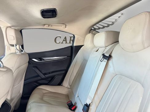 Used 2016 Maserati Ghibli RWD image 13