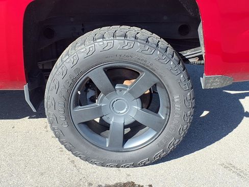 Used 2019 Chevrolet Silverado 1500 LT w/ All Star Edition image 10