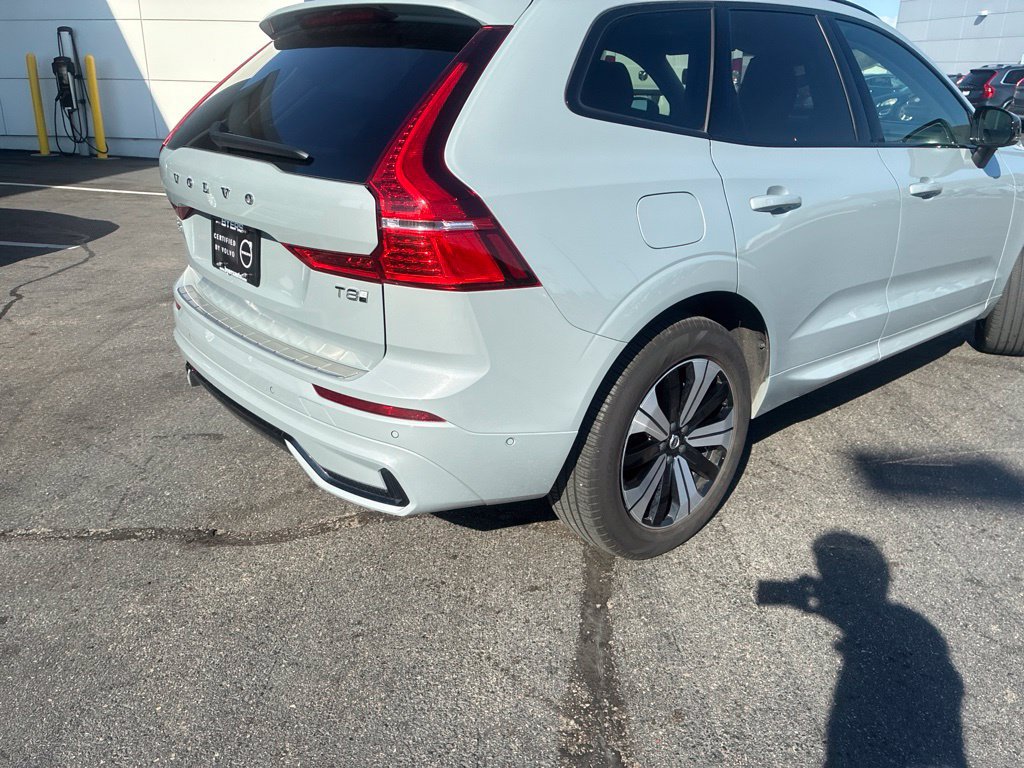 Used 2025 Volvo XC60 T8 Plus w/ Protection Package Premier AWD/4WD image 5