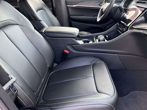 New 2025 Jeep Grand Cherokee L Limited w/ Luxury Tech Group II RWD image 26