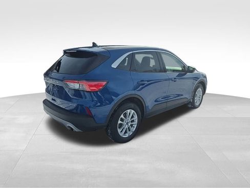 Used 2022 Ford Escape SE w/ Cold Weather Package image 5