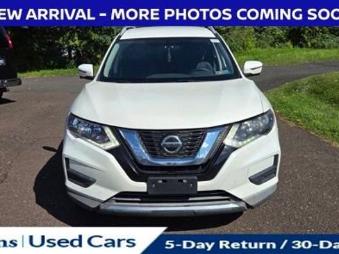 Used 2018 Nissan Rogue SV w/ Premium Package AWD/4WD image 2