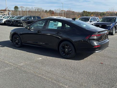 New 2025 Honda Accord SE image 10