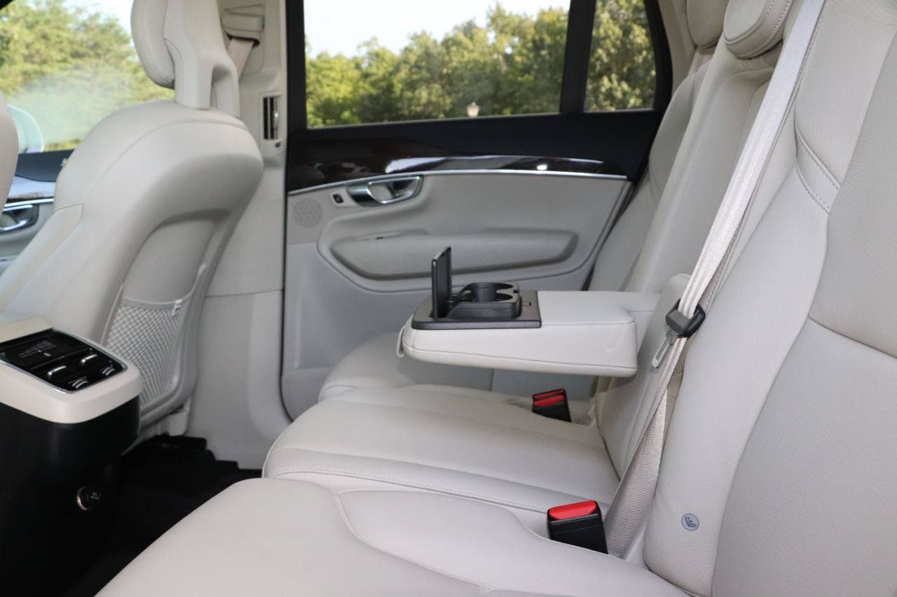 Used 2018 Volvo XC90 T6 Momentum w/ Convenience Package AWD/4WD image 36