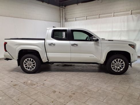 New 2026 Toyota Tacoma Limited AWD/4WD image 10