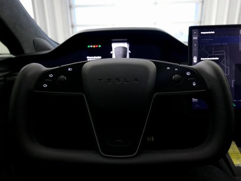 Used 2025 Tesla Model S Plaid image 21