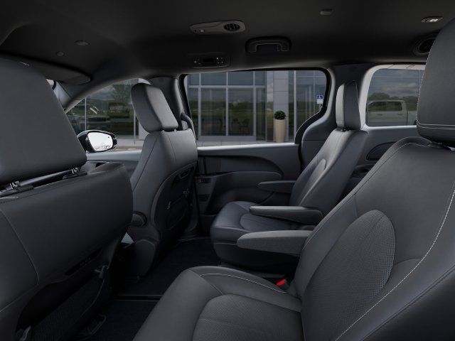 New 2027 Chrysler Pacifica Select FWD image 32