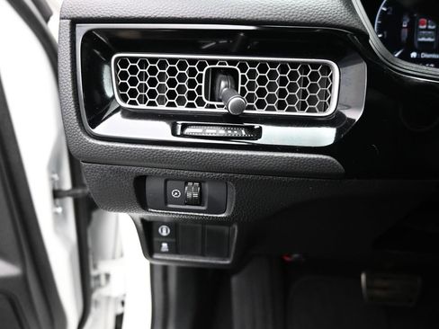 Used 2022 Honda Civic Sport image 11