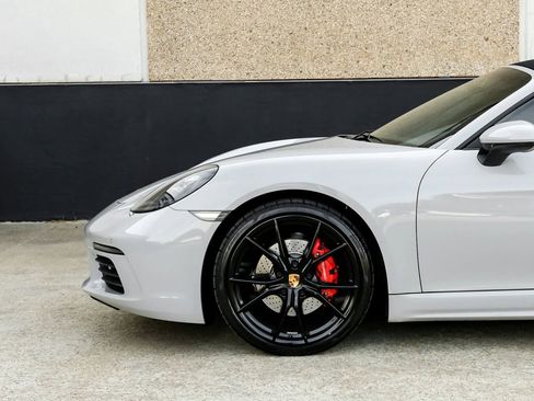 Used 2020 Porsche 718 Boxster S image 14