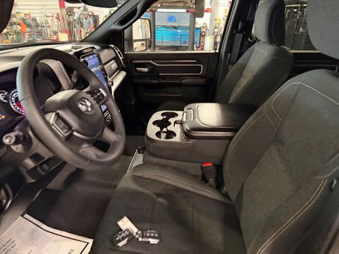 Certified 2025 RAM 2500 Big Horn AWD/4WD image 50