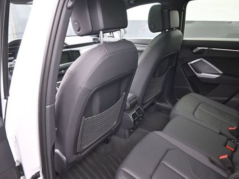 Used 2025 Audi Q3 2.0T Premium AWD/4WD image 2