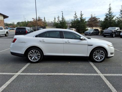 Used 2019 Ford Taurus Limited image 4