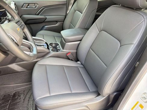 Used 2024 Chevrolet Colorado LT w/ LT Convenience Package III image 5