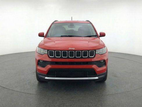 Used 2025 Jeep Compass Limited AWD/4WD image 2