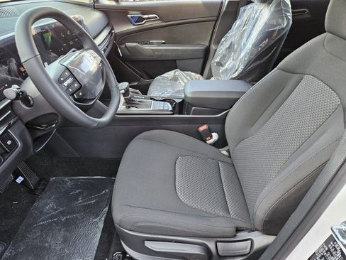 New 2026 Kia Sportage LX image 7