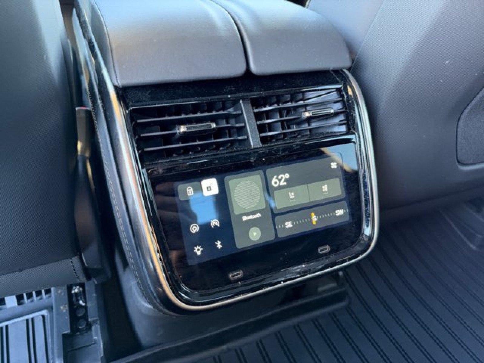 Used 2023 Rivian R1T Adventure Dual AWD/4WD image 25
