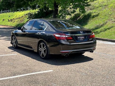 Used 2016 Honda Accord Sport image 21