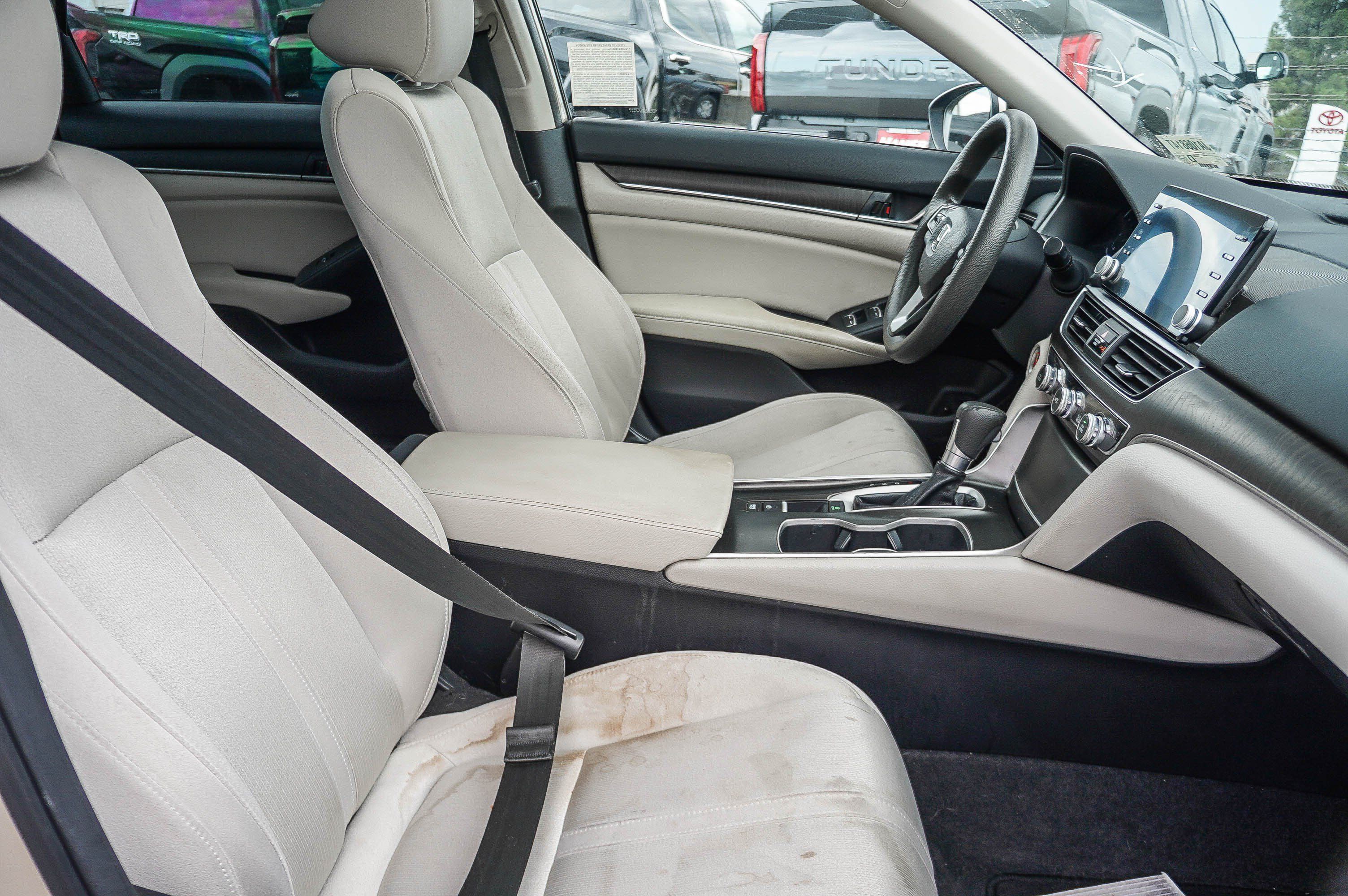 Used 2018 Honda Accord EX image 17