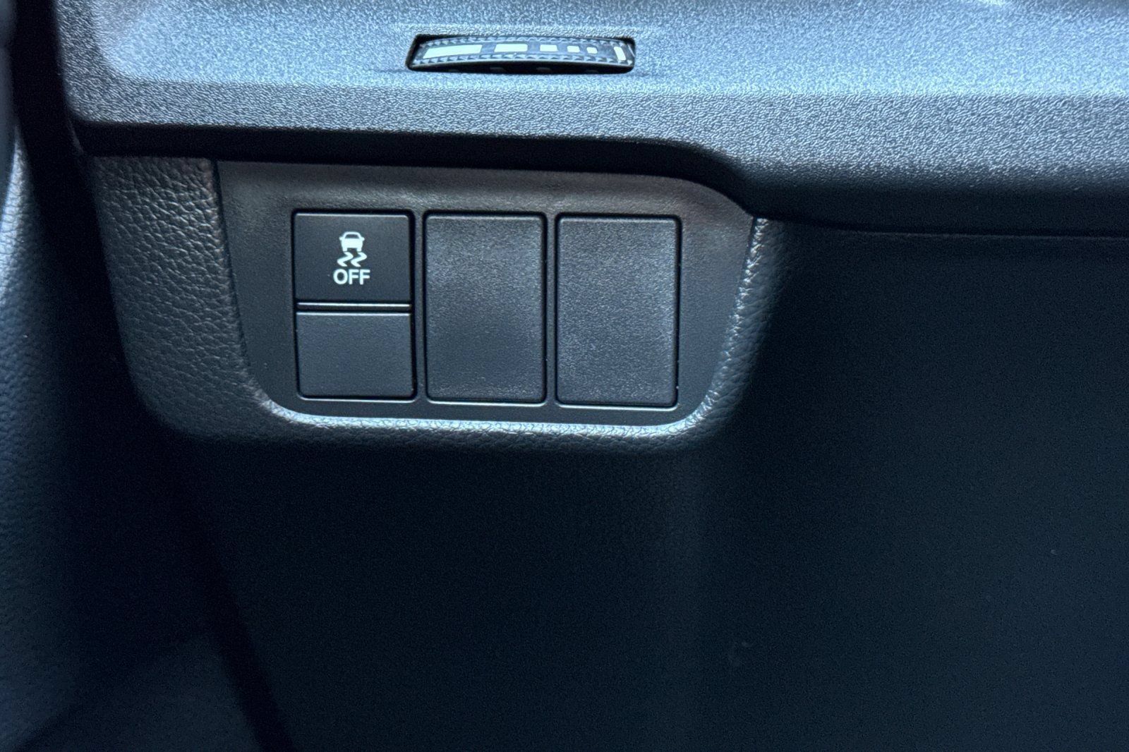 Used 2025 Honda CR-V LX image 30