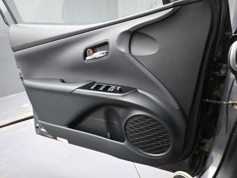 Used 2022 Toyota Prius Prime XLE image 9