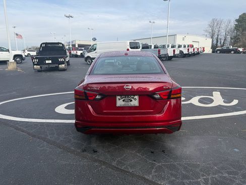 Used 2024 Nissan Altima 2.5 SV image 8